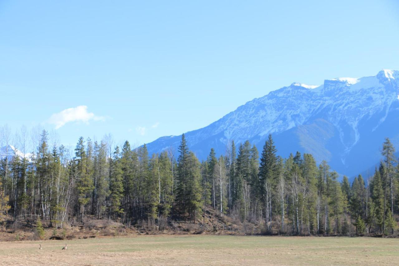 Rocky Mountain Cabins And Home Golden Bagian luar foto