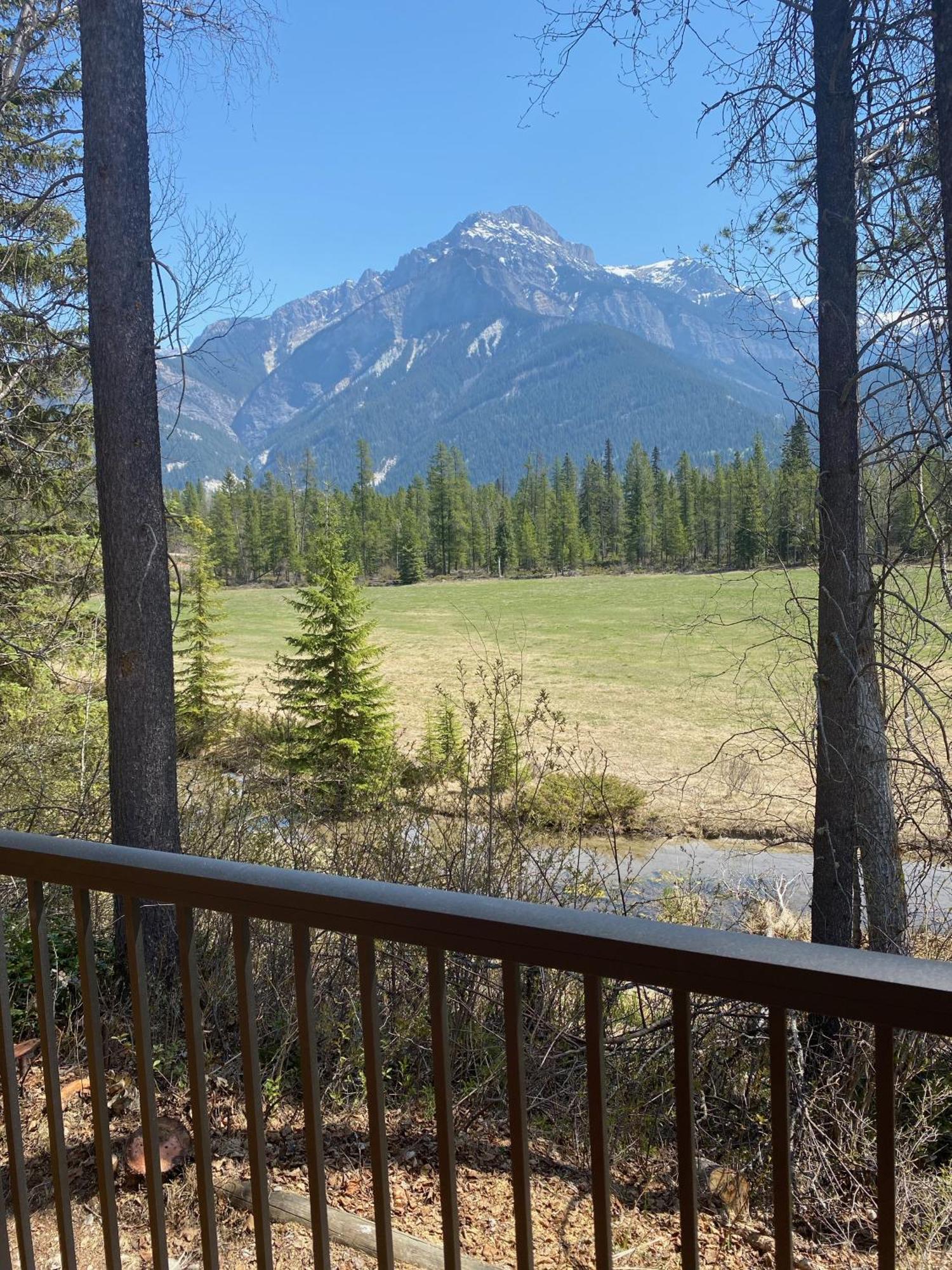 Rocky Mountain Cabins And Home Golden Bagian luar foto