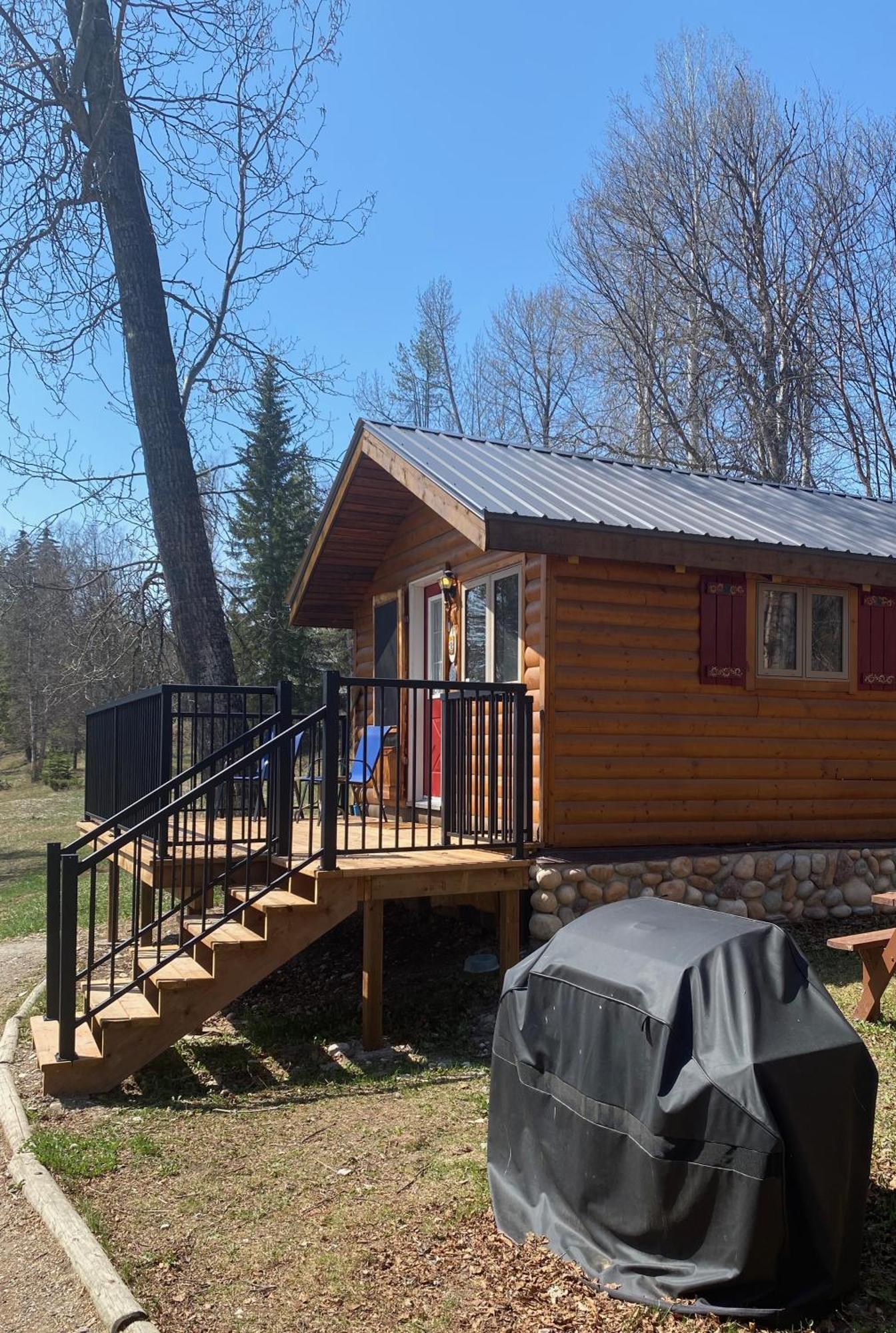 Rocky Mountain Cabins And Home Golden Bagian luar foto
